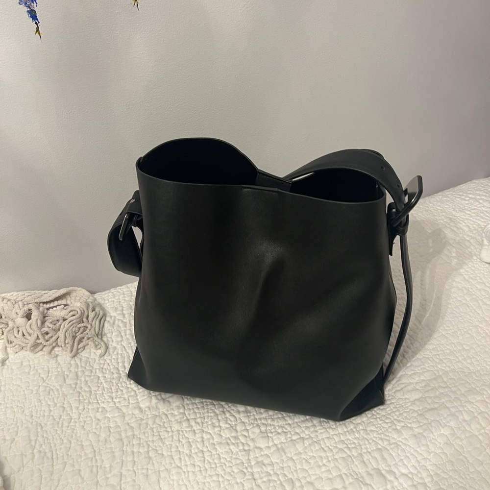 Mango Black Shoulder Bag with Minimalist Design